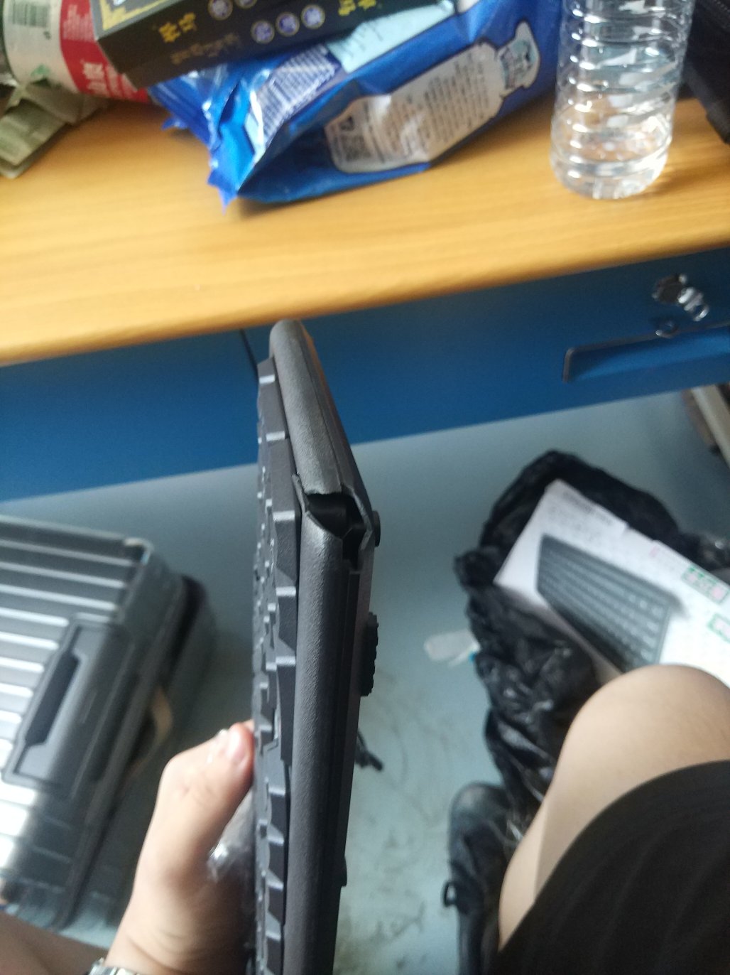 收到货就碎掉了 着急用不退了 但是得给差评