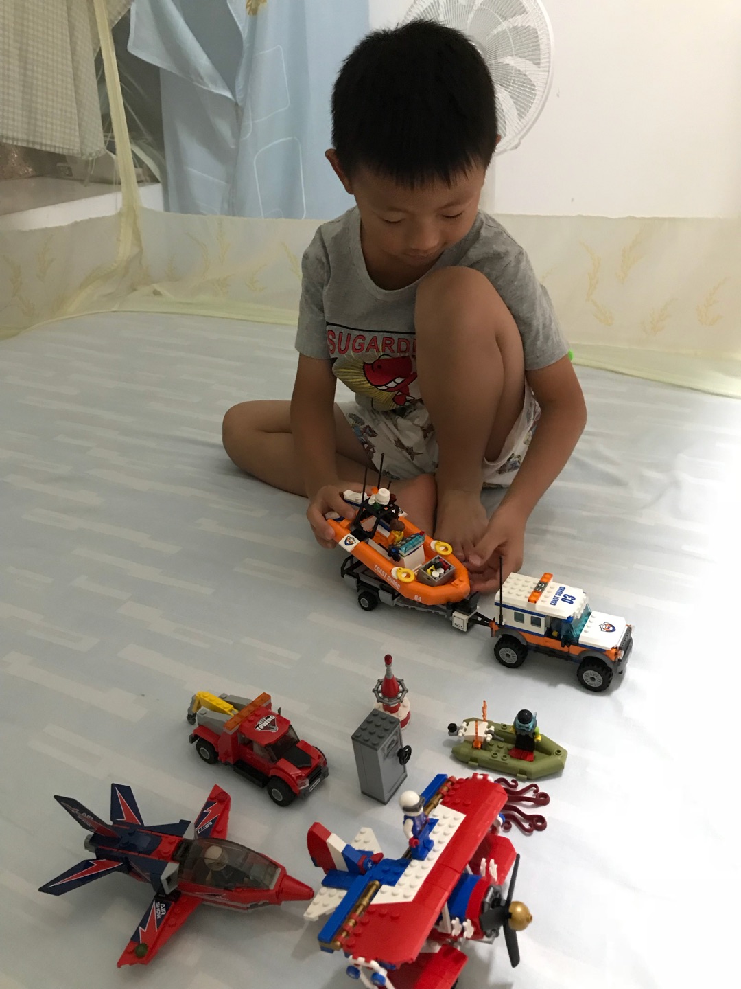 非常好,孩子很喜欢乐高,这次买来送朋友的小孩