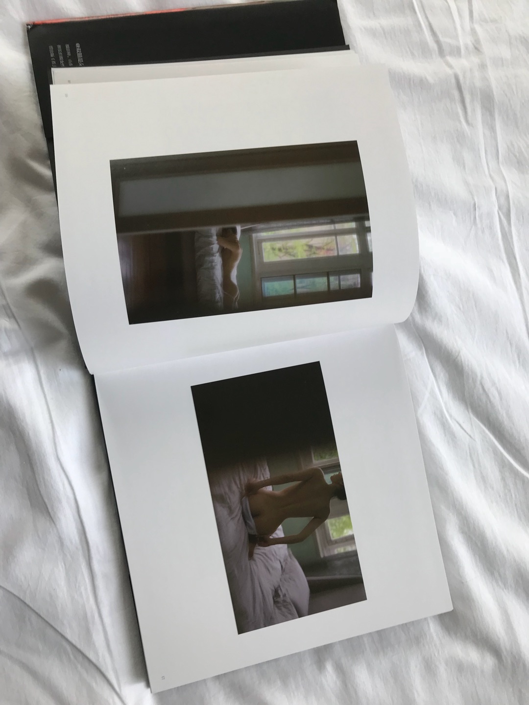 唯一一个喜欢好久的摄影师,他的每张作品都很细腻、情绪非常的好,无论什么时候看,就是一个字“美” 他的书值得购买,值得收藏!喜欢的朋友赶紧下手吧!你不会后悔。