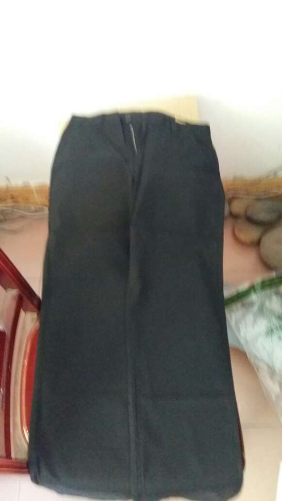 衣服收到了,摸上去手感不错。