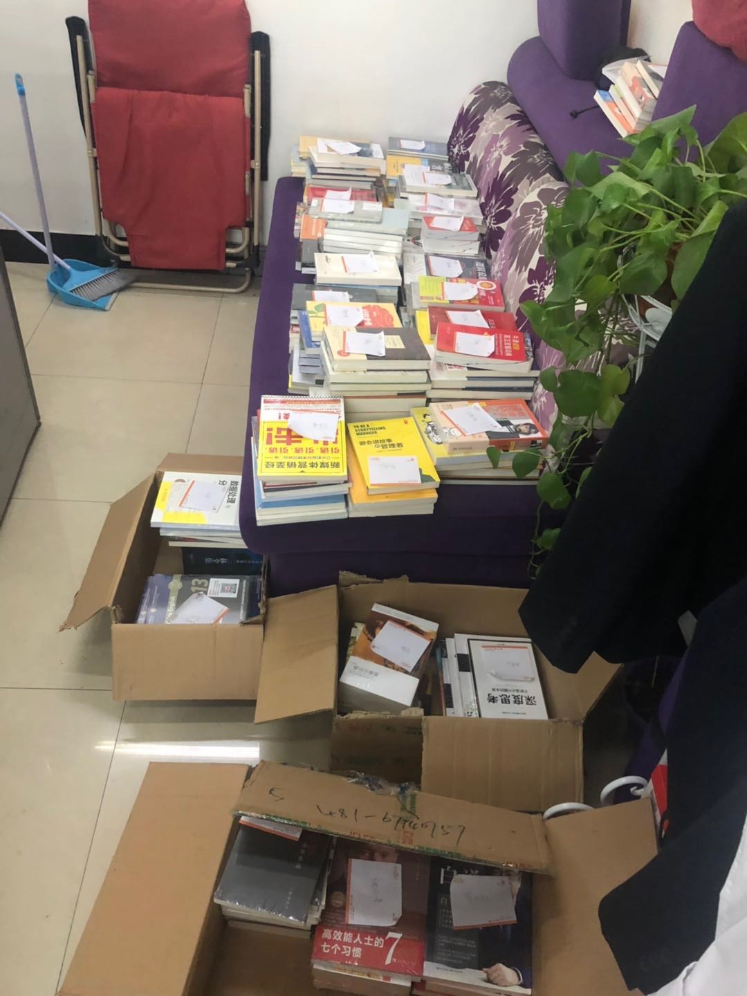 给力,快递给力,给单位采购了150多本书,因为着急所以给客服打电话帮忙催单,书及时收到,无一错误。赞赞赞
