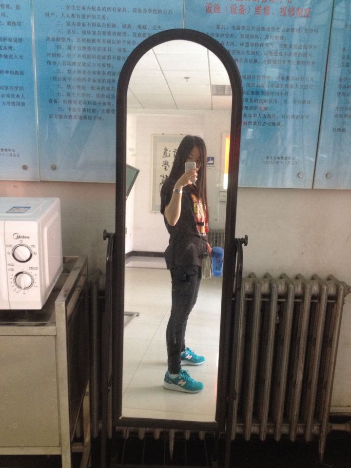 非常美丽,舒服,很轻~和在店里试的感觉样~