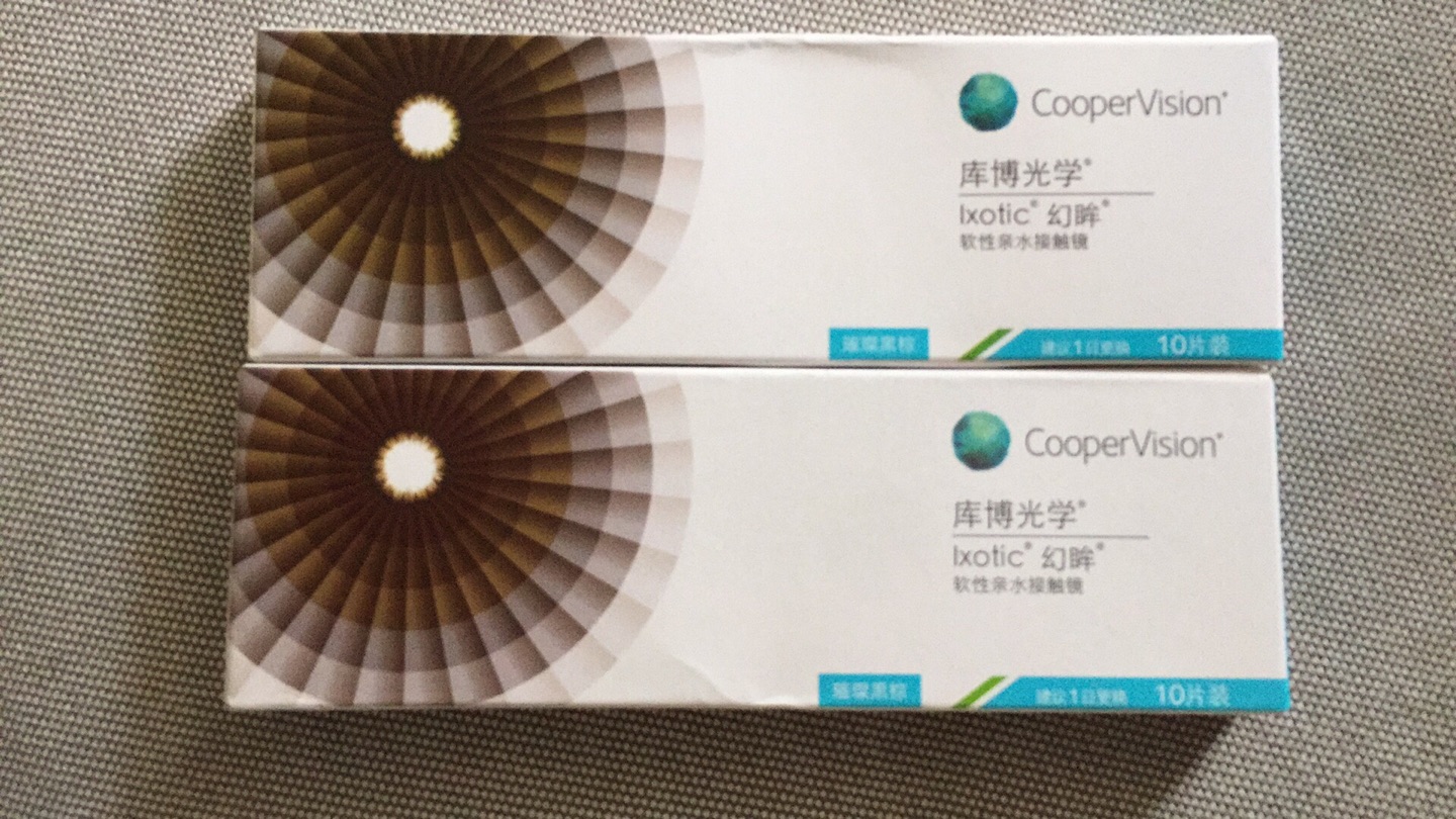 两盒保质期相差一年,还好保质期比较久,这款含水量多了,估计没半年抛的舒适