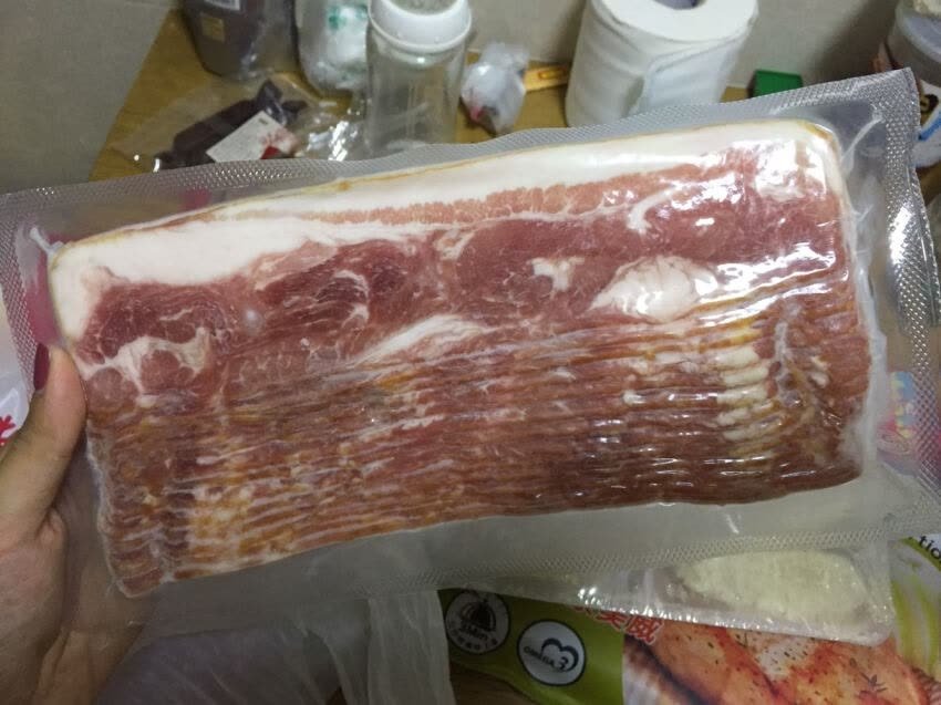 肉丸,鱼仔包,培根都很不错,鱼仔包超级好吃,培根早餐配面包片很好吃