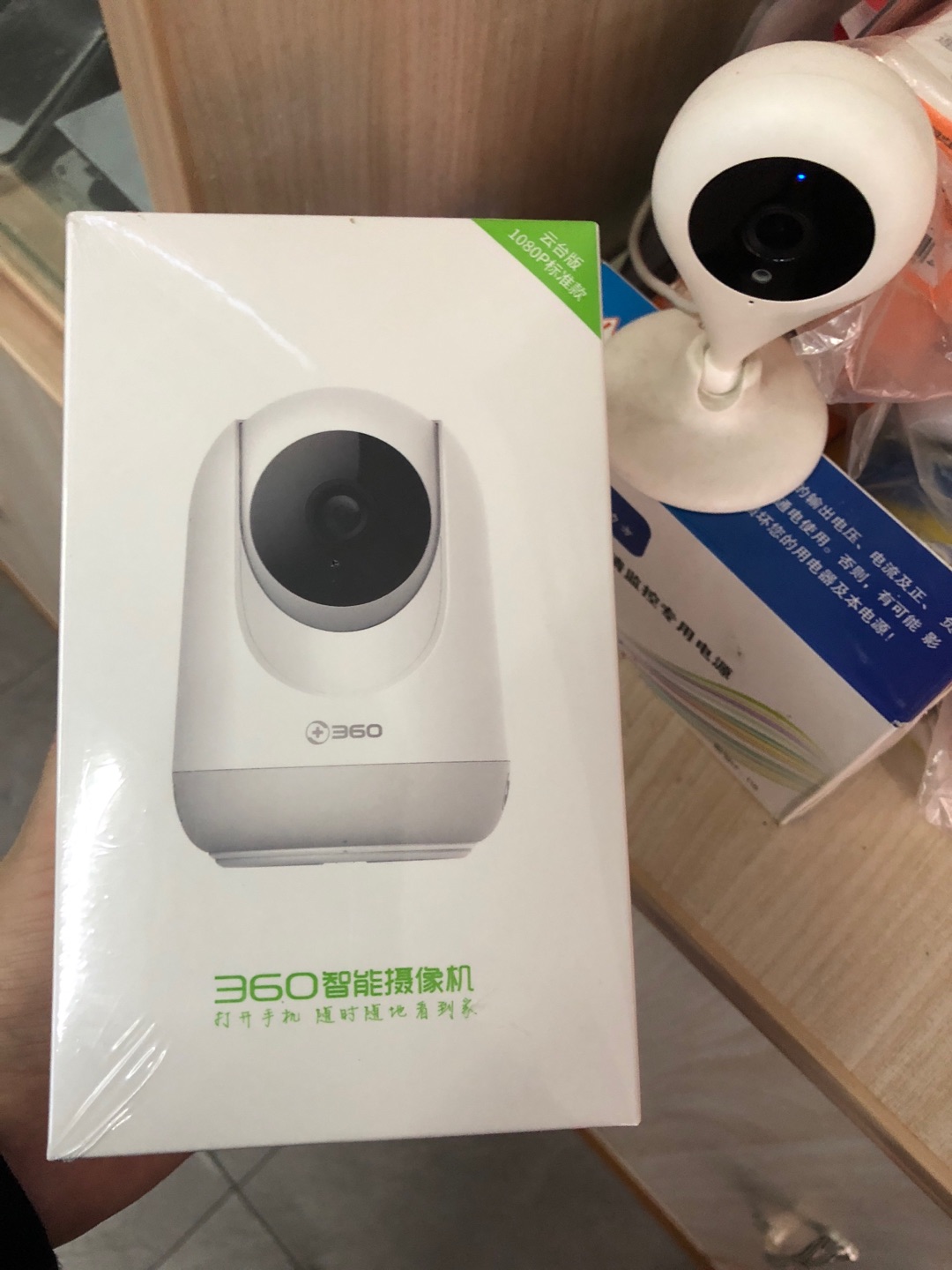 用了一年的小水滴要放到家里了,新款的可以旋转所以放到店里