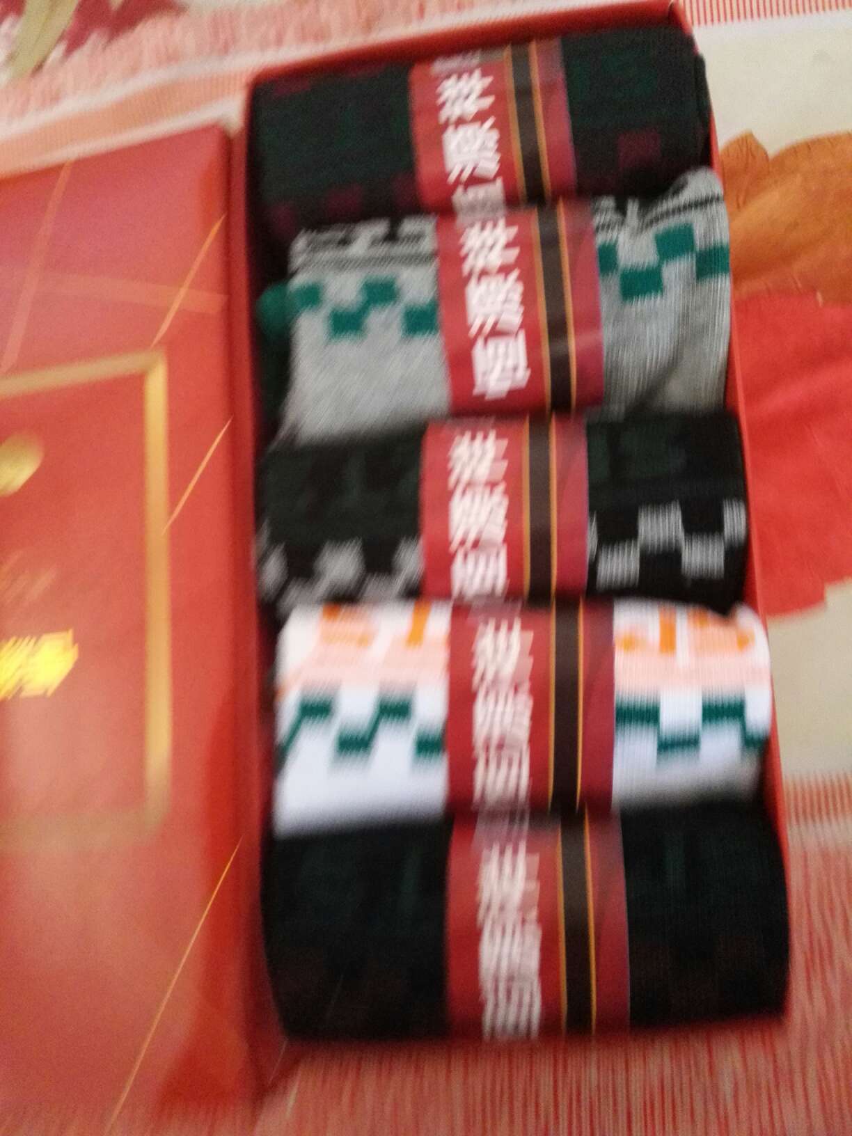 主要就是便宜,还没穿?