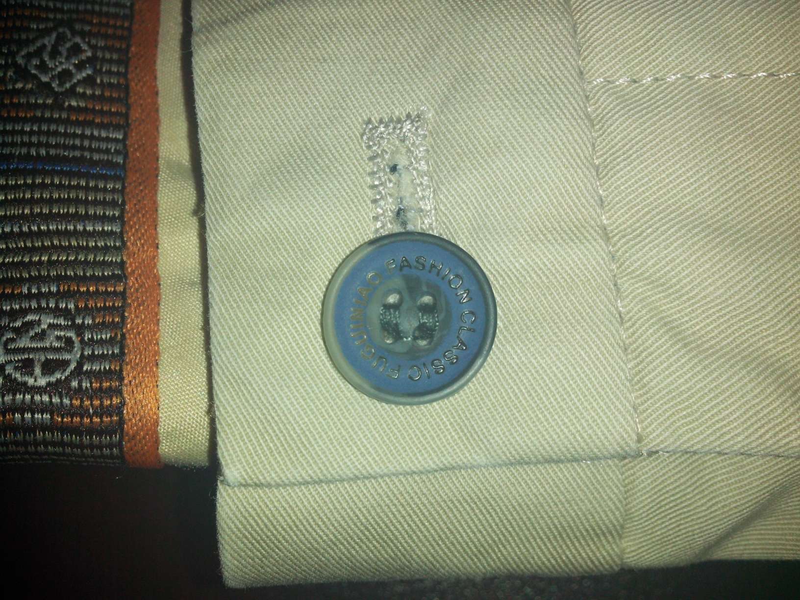 质量不错,大小适中,穿上挺舒服的。适合夏天穿。