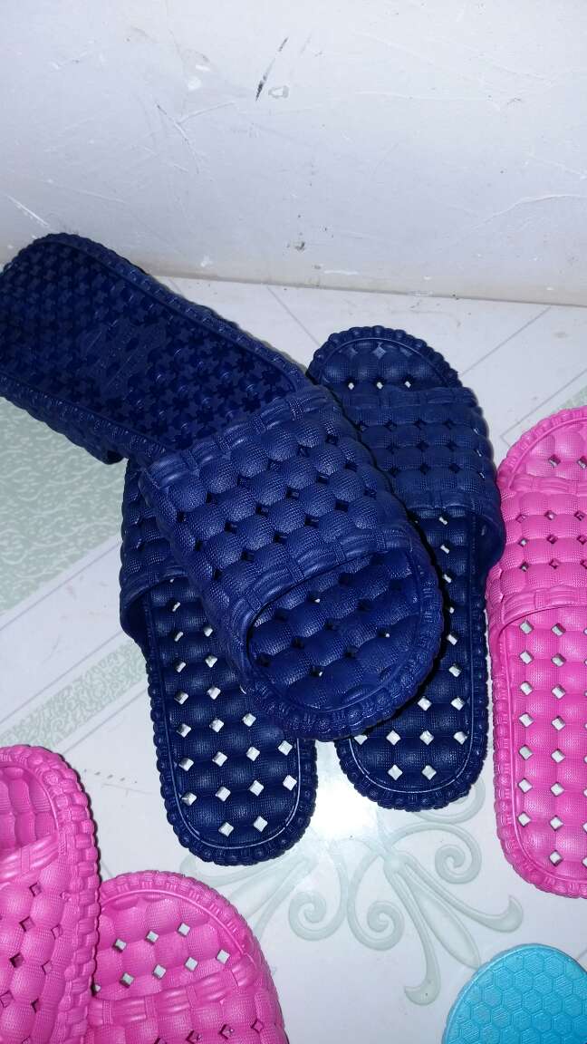 软,质量不错,速度快。