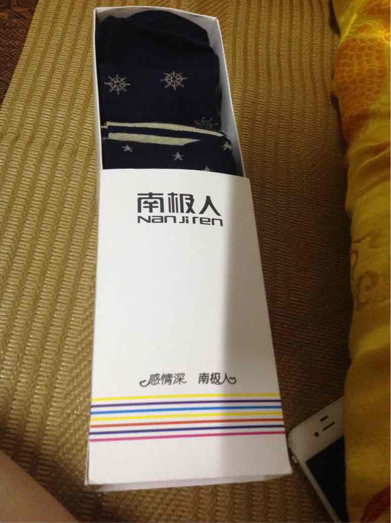 袜子很赞,穿着舒适又便宜。