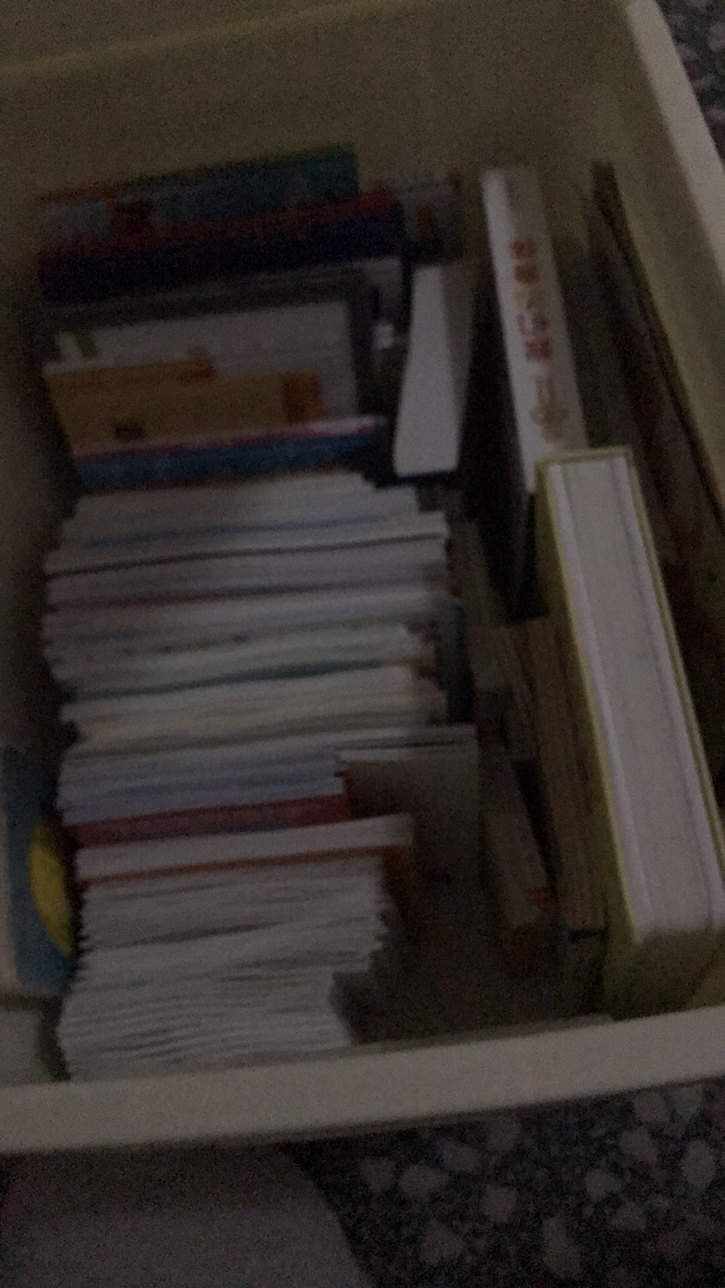 在买书的道路上一去不回头,每天带着宝宝看书也是一件好事,少了很多吵闹