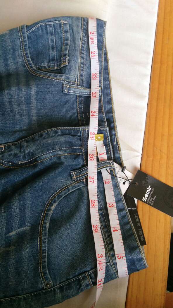 不开心的一次购物,号太小我要的3尺的,一量才2尺7,跟本穿不了。差差差!骗人的商家!