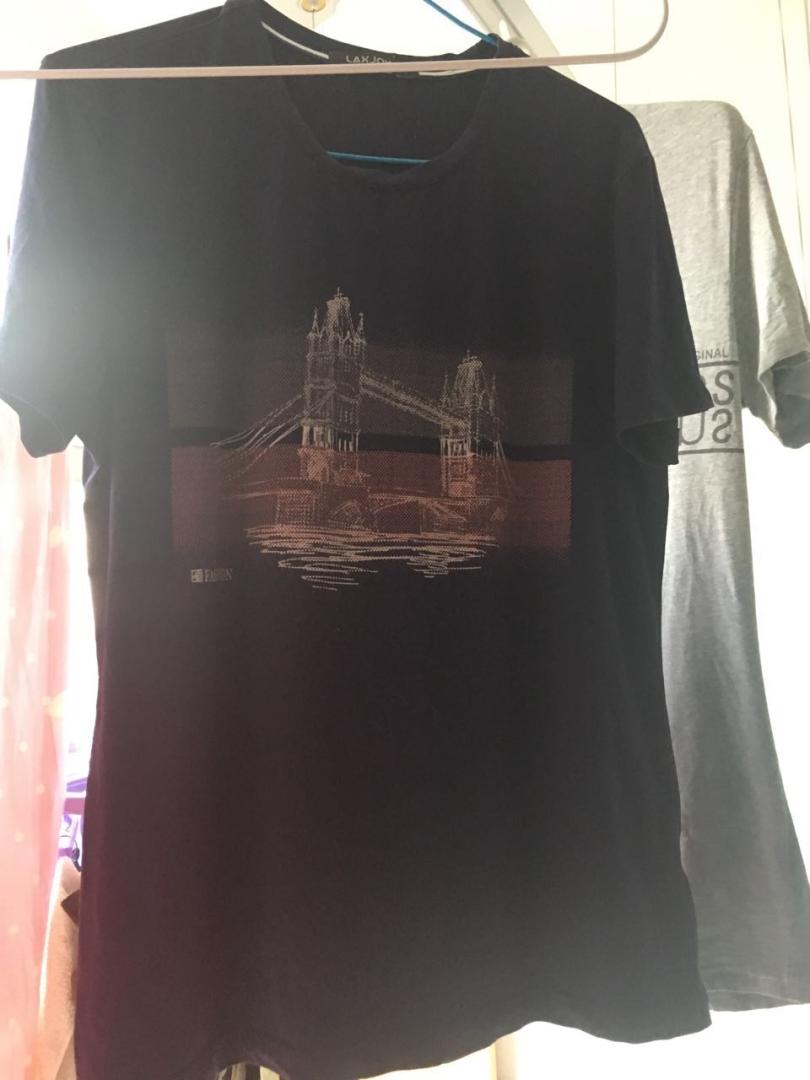 衣服不错,感觉挺好看的,出去约会貌似效果也还可以。。。