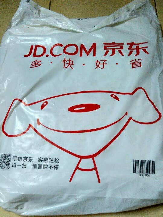 很舒服的鞋子,透气性不错,另外版型很好看,鸿星尔克家的鞋子物美价廉,物流也是六六六,赞