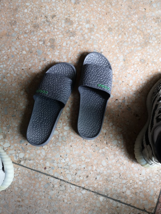 43的脚码整整好 不错挺舒服的