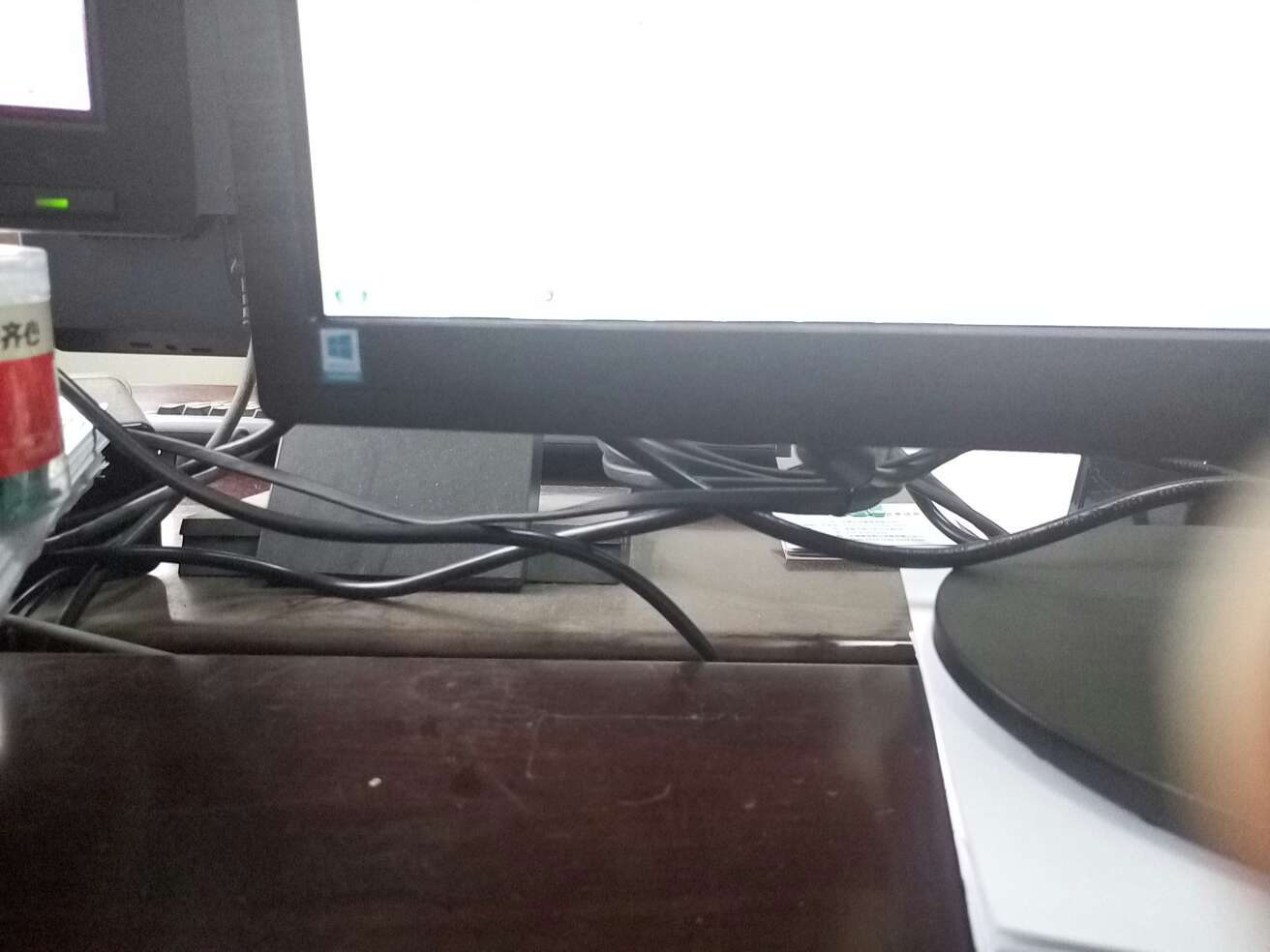 线头借口有点紧,屏幕插上稍微有点花,将就用了