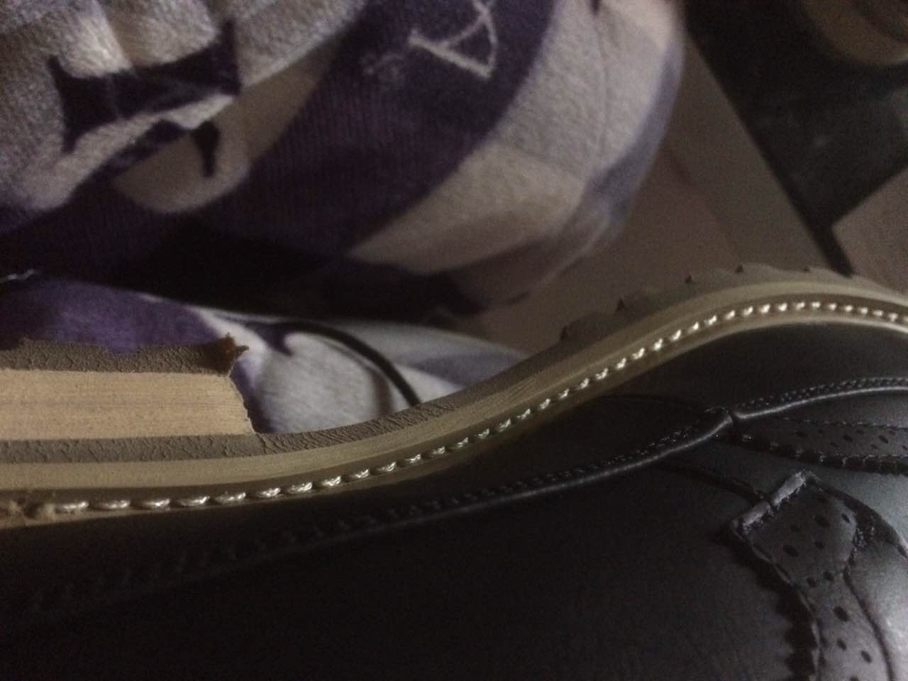 送货就是快 宝贝收到就马上打开看了质量是真的不怎么样,毕竟钱也不多