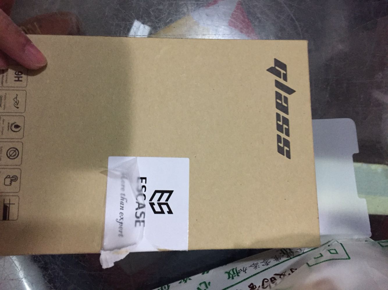 一般,有气泡,不是技术问题,是膜的问题。