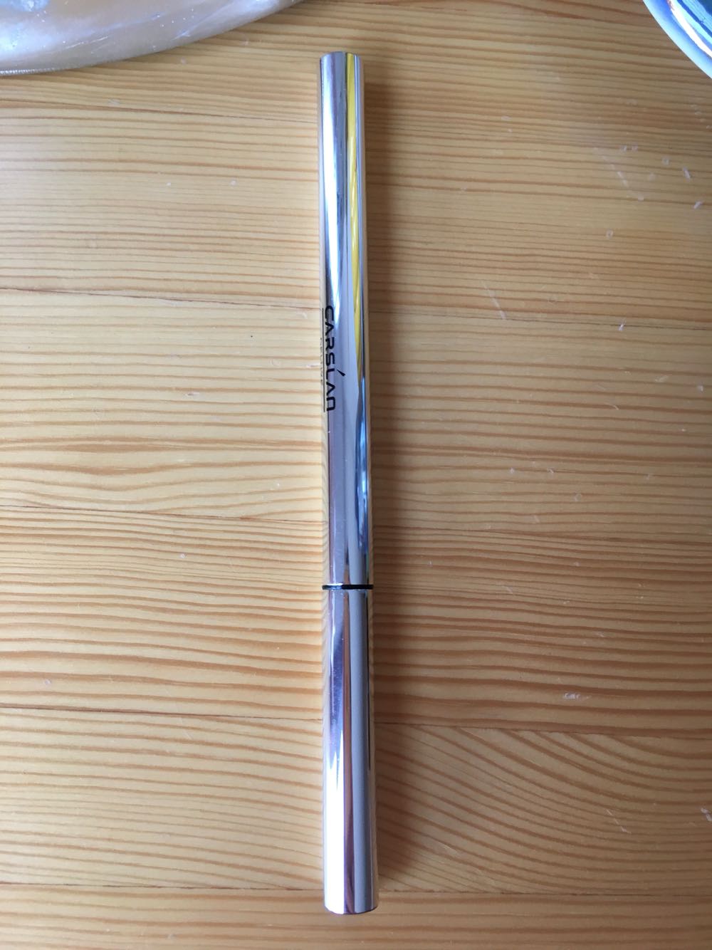 颜色比较稳重,比较自然,而且好用。