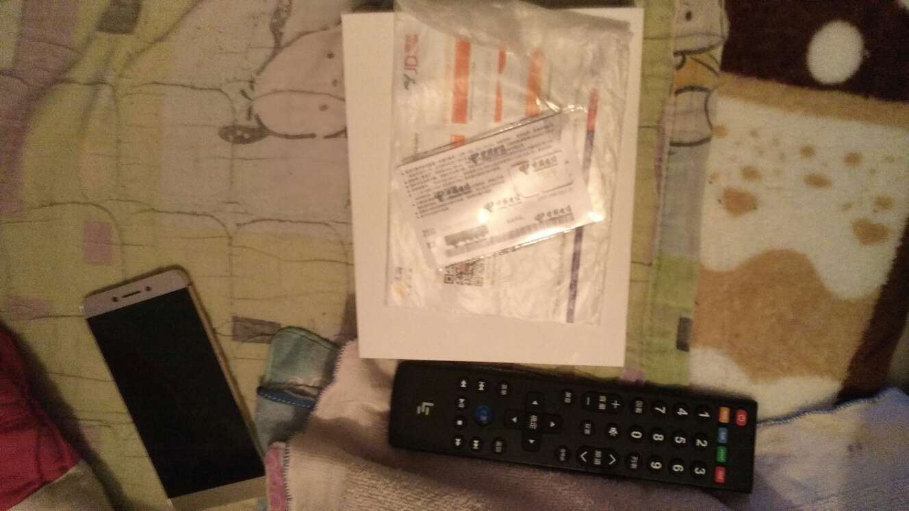 公公的手机坏了,老公给买台新的,又挑了个新号码用,还没开通呢