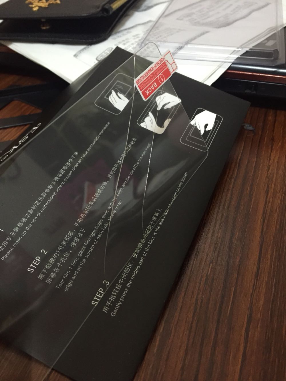 很垃圾,送过来都是坏的,有图有真相,而且窄了不止一点点,我都怀疑我买错型号了,结果对比后发现没错。确实挺垃圾的!