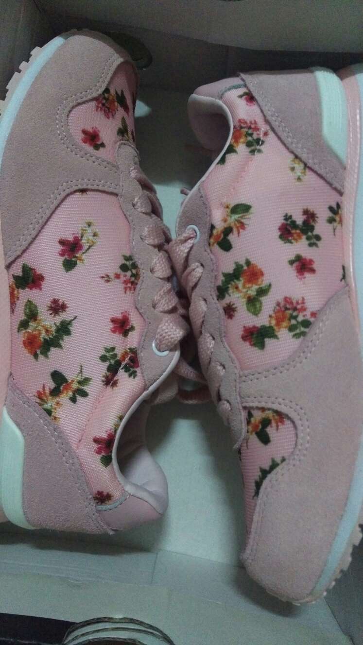 一下秒了两双,难得会有这么低价,真的很好穿,喜欢