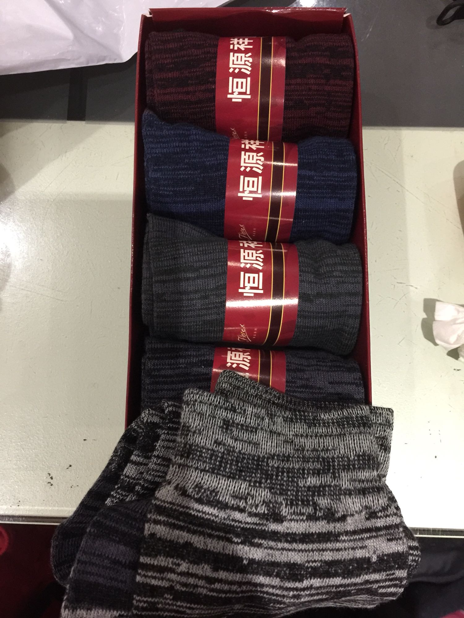 还没穿,据说是棉的