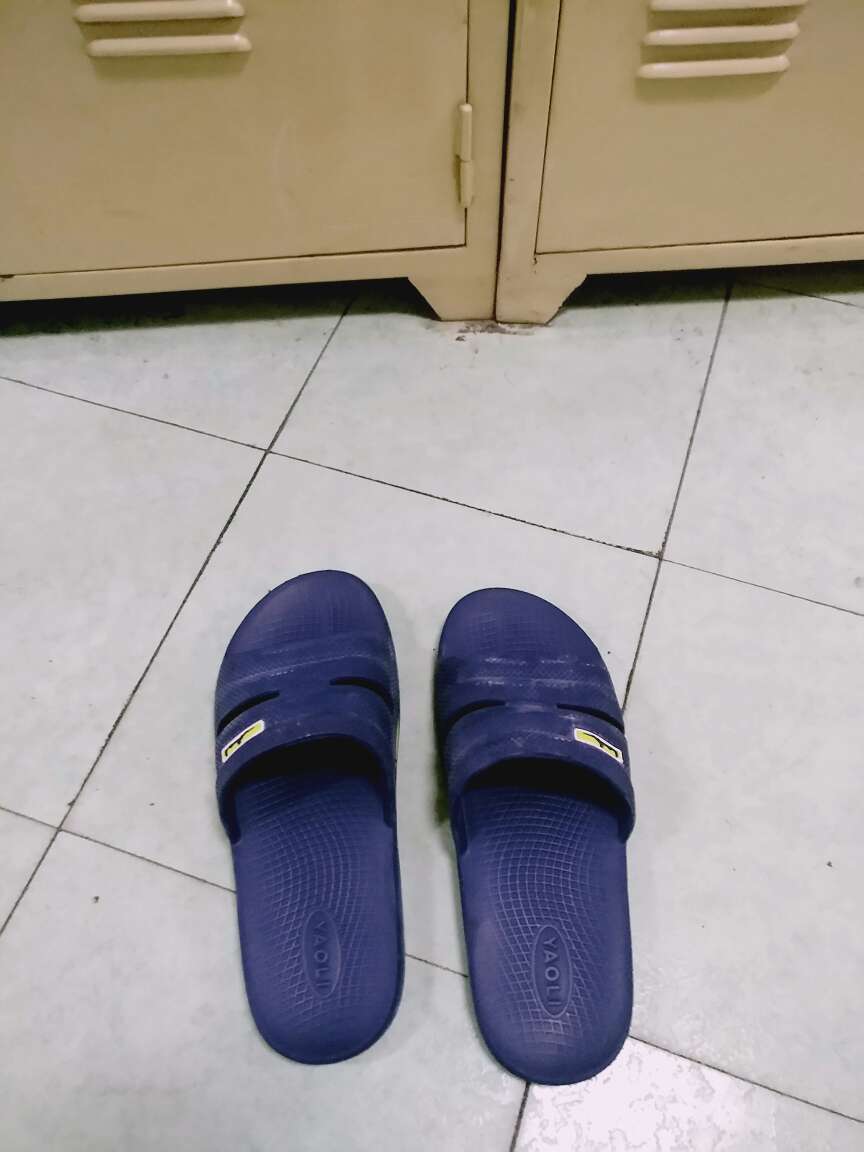 非常好,和图片一致,快递很到位,单位洗澡穿一点都不滑