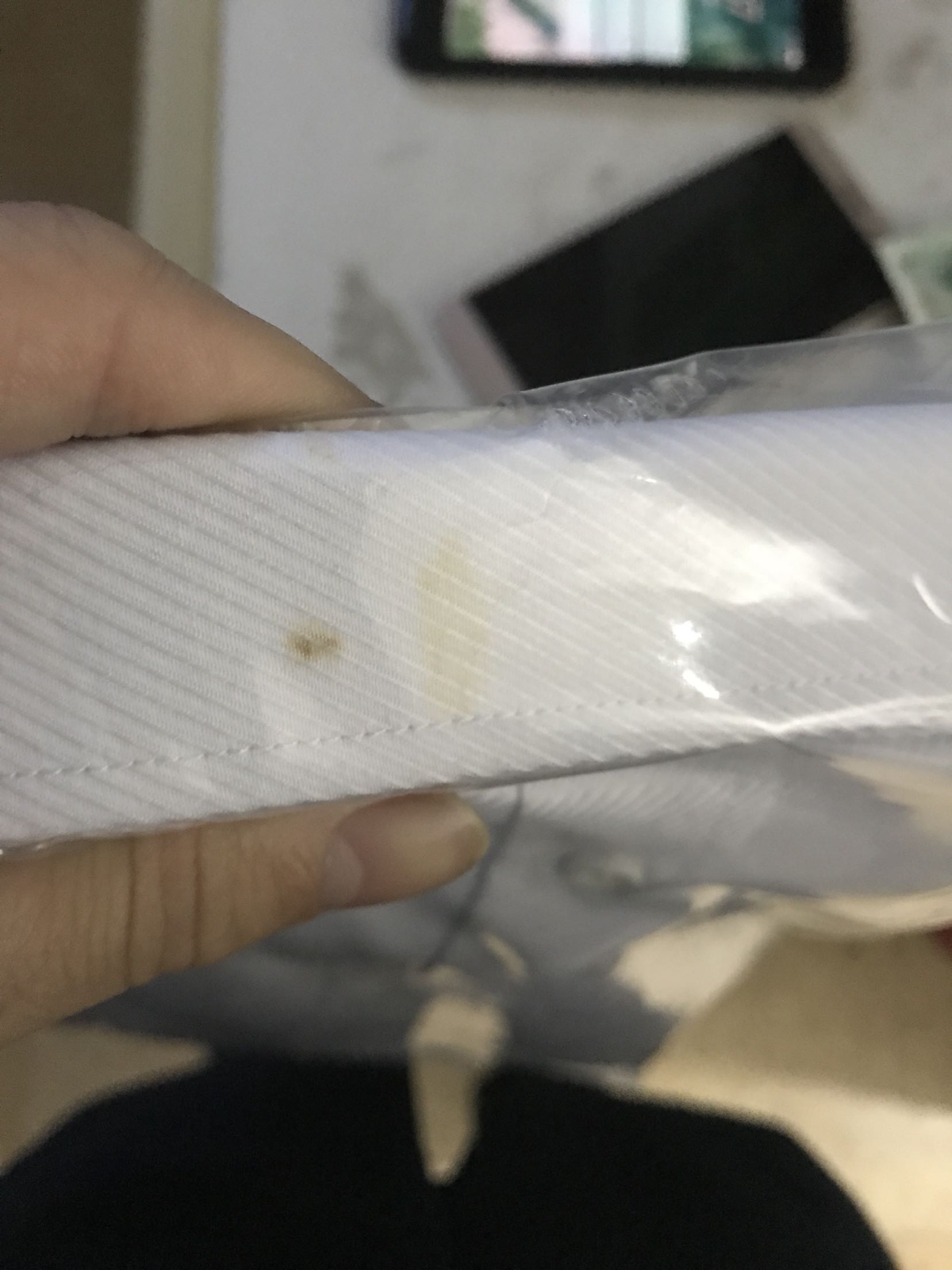 到这来是这样子的 有点黄具体的没事穿上舒服不舒服希望好点吧