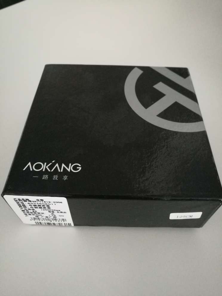 自营送货好快呀。外观看来不错,拆开后无异味,手感比较称手,总之ok。