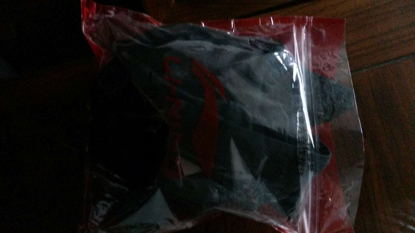 东西很好,很感谢快递哥的服务。我们临时有事外出,给他打电话看看能否先送来,他送完上一个商品就给我们送来了。很感谢他,也祝他中秋节愉快!