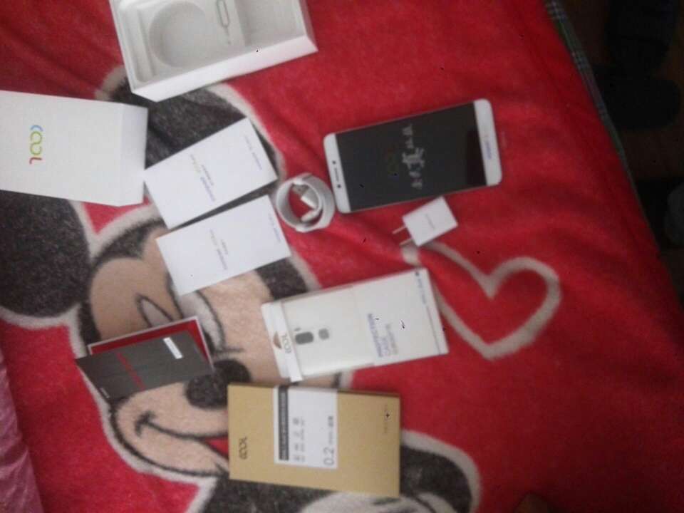 很好用,手感就不说了,手机套能有什么手感,大小挺合适的!