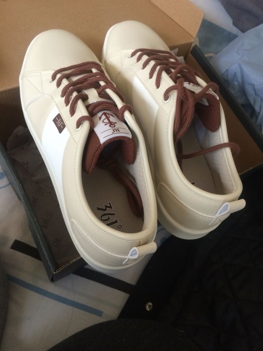 东西个人感觉还行,鞋码感觉偏大,以后穿穿再追评