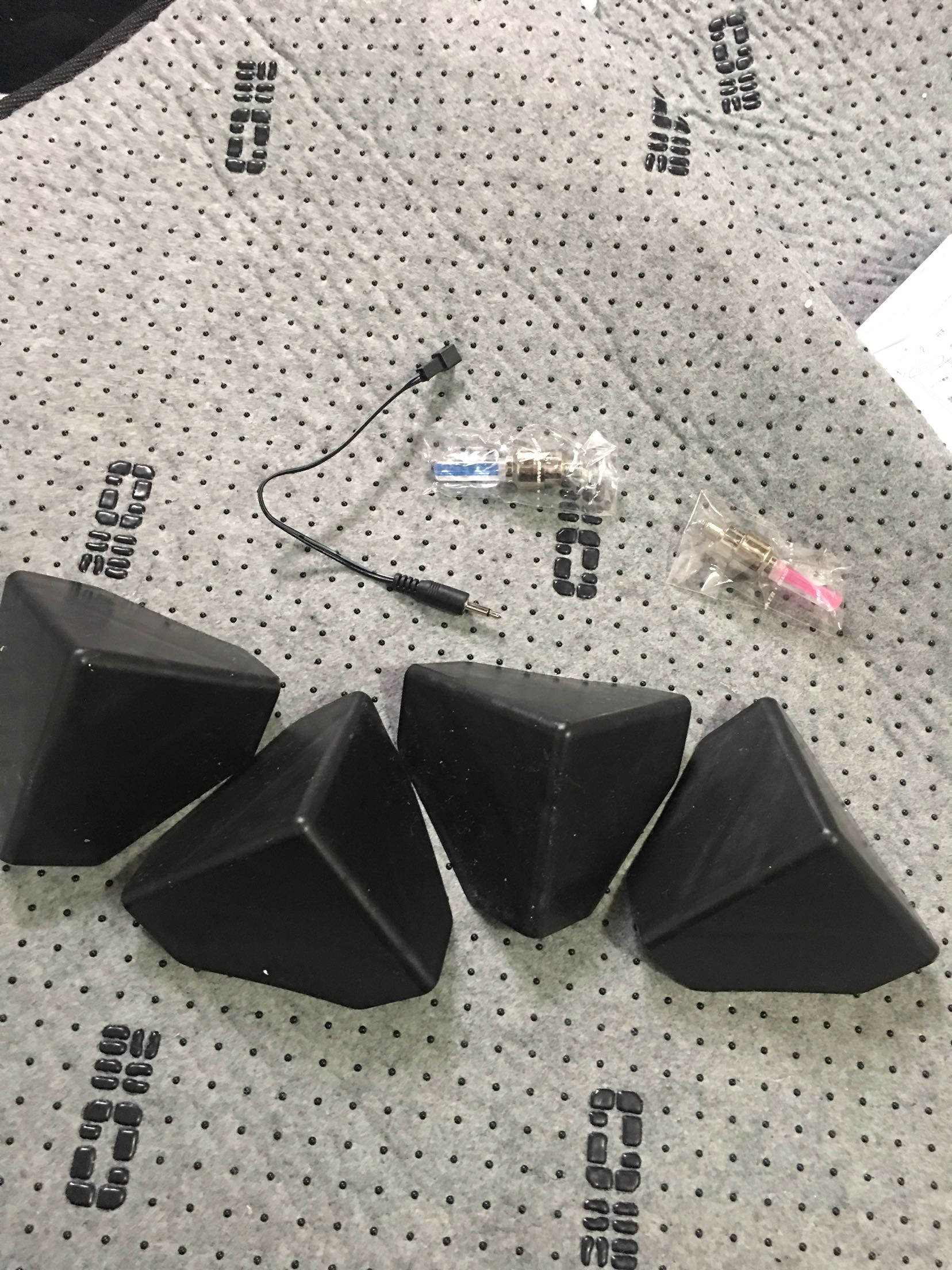 噪音小,安装方便,节省空间,就是剩下几个东西不知道按哪里的!发货速度很快,昨天订的今天就到了!