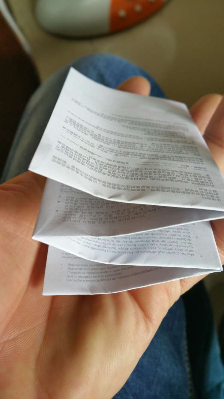 包装本来就是拆过的样子,除了物流快,快递员态度好,真没什么优点了,这商品看着就像放了很久的一样,很旧,我都怀疑是不是二手的了。大小倒是挺好的,除此之外真没觉得哪里值这样的价格。