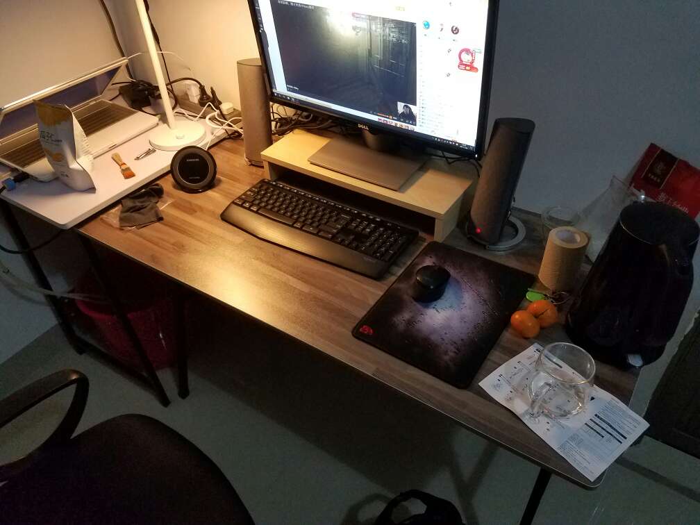 这下不用低头看显示器了,脖子不会不舒服。