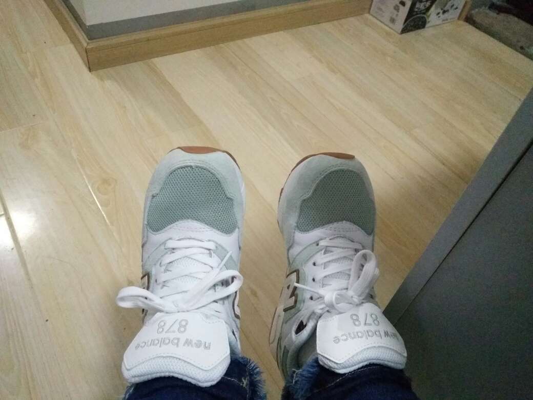 鞋穿上了,还行,没查是不是正品,不过是马来西亚制造的