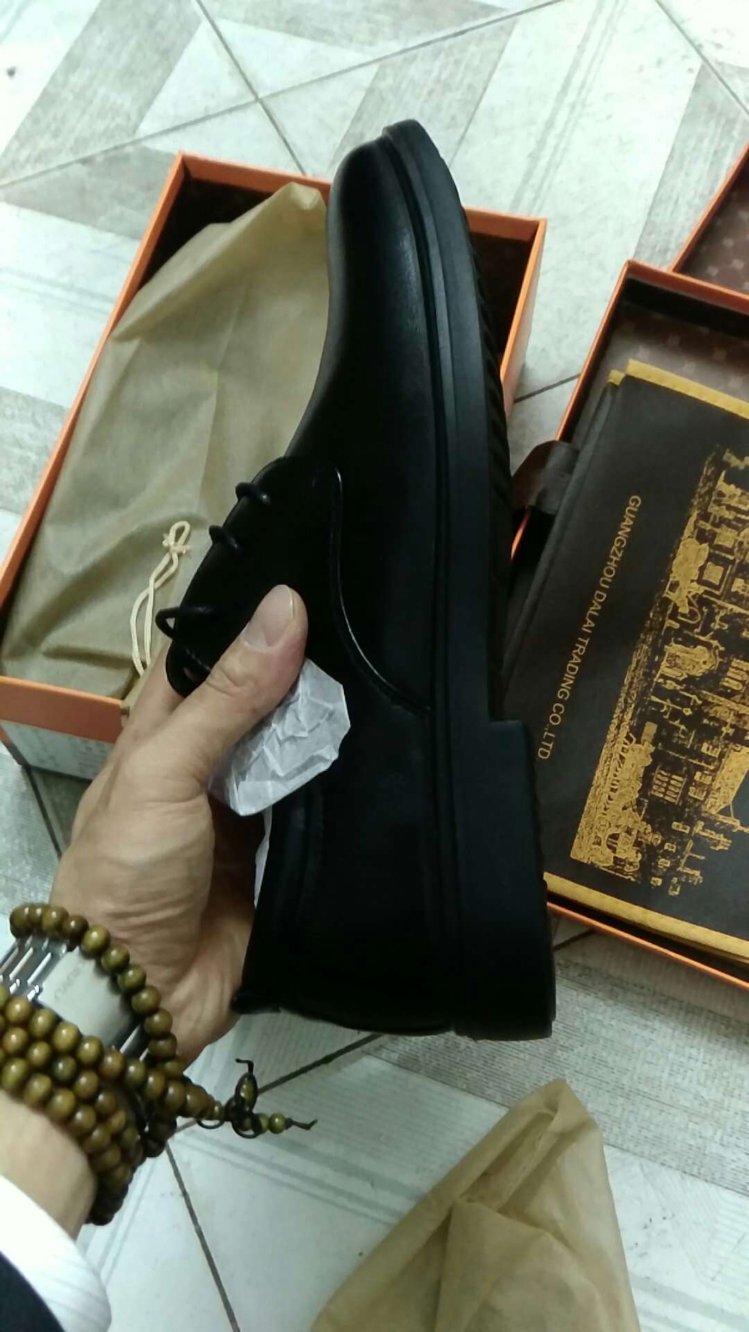 质量真的很好,买了好几双这个牌子的鞋了