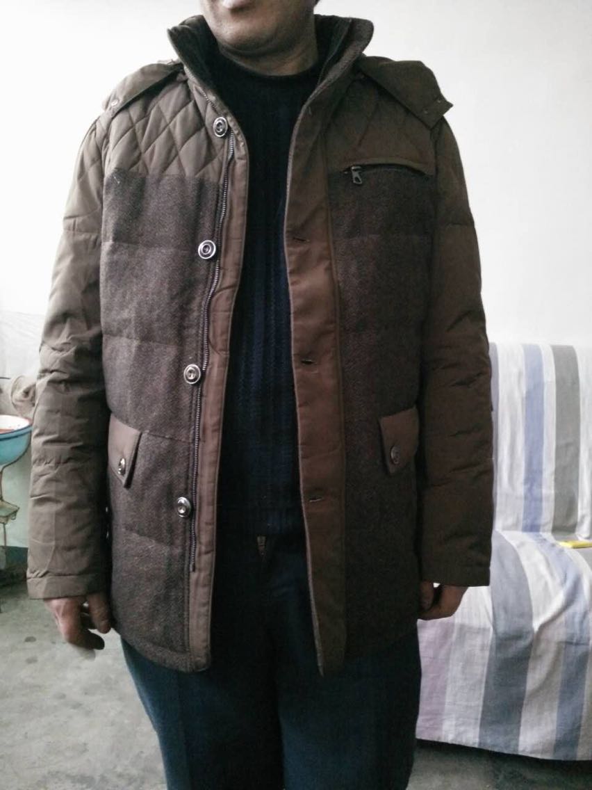 给我爸买的,略显小,有点薄,不知道保暖性怎么样……