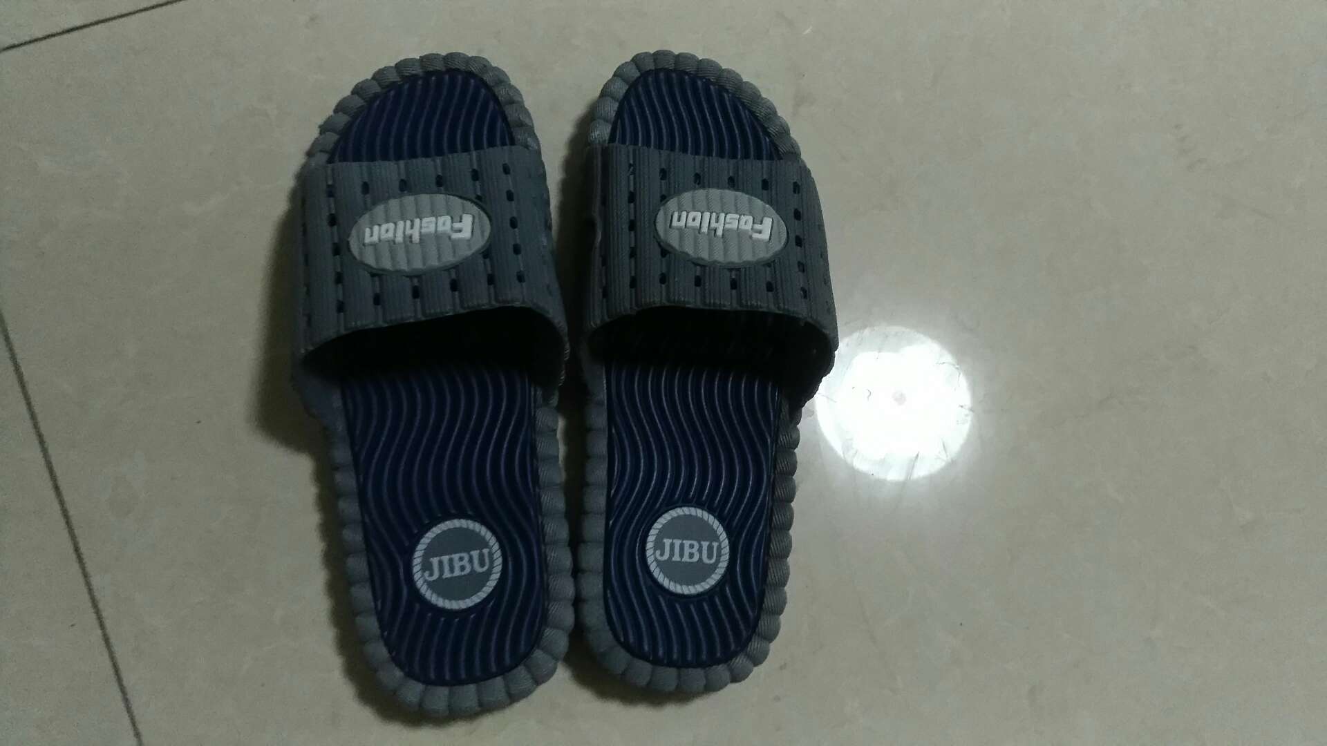 挺好的!物流速度也快!有点偏小!