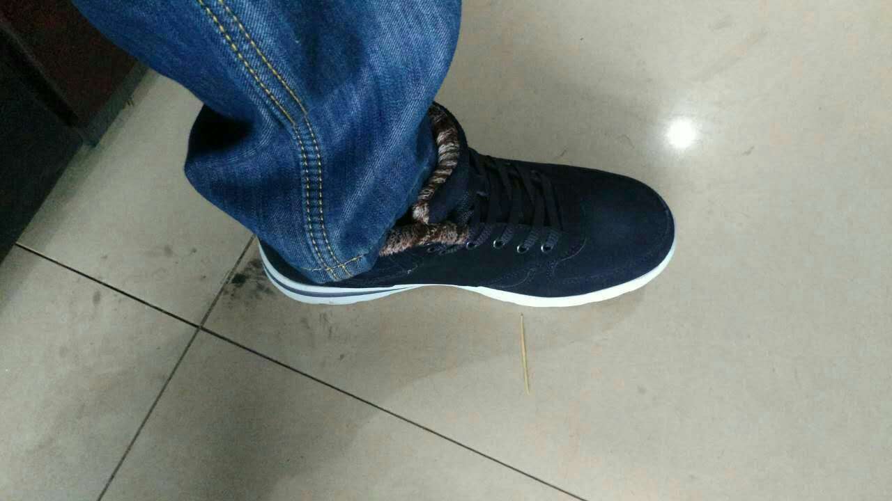 鞋子很保暖哦,码数也刚好合适。
