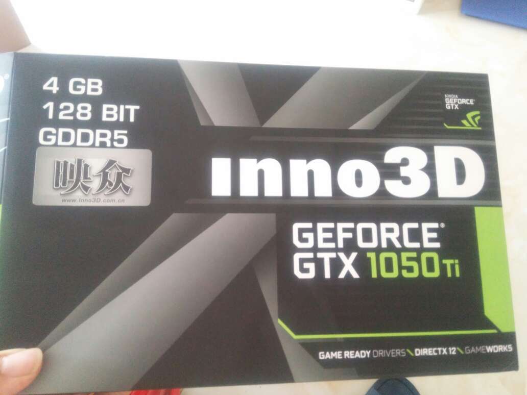 之前都是接的电视房显示器用的,用的HDMI。昨天晚上才发现dvi接口跟以前的不一样,我开始没注意,拿原来的转接头插了半天,差点大力出奇迹。而且我看了下这种接头转VGA的很少见