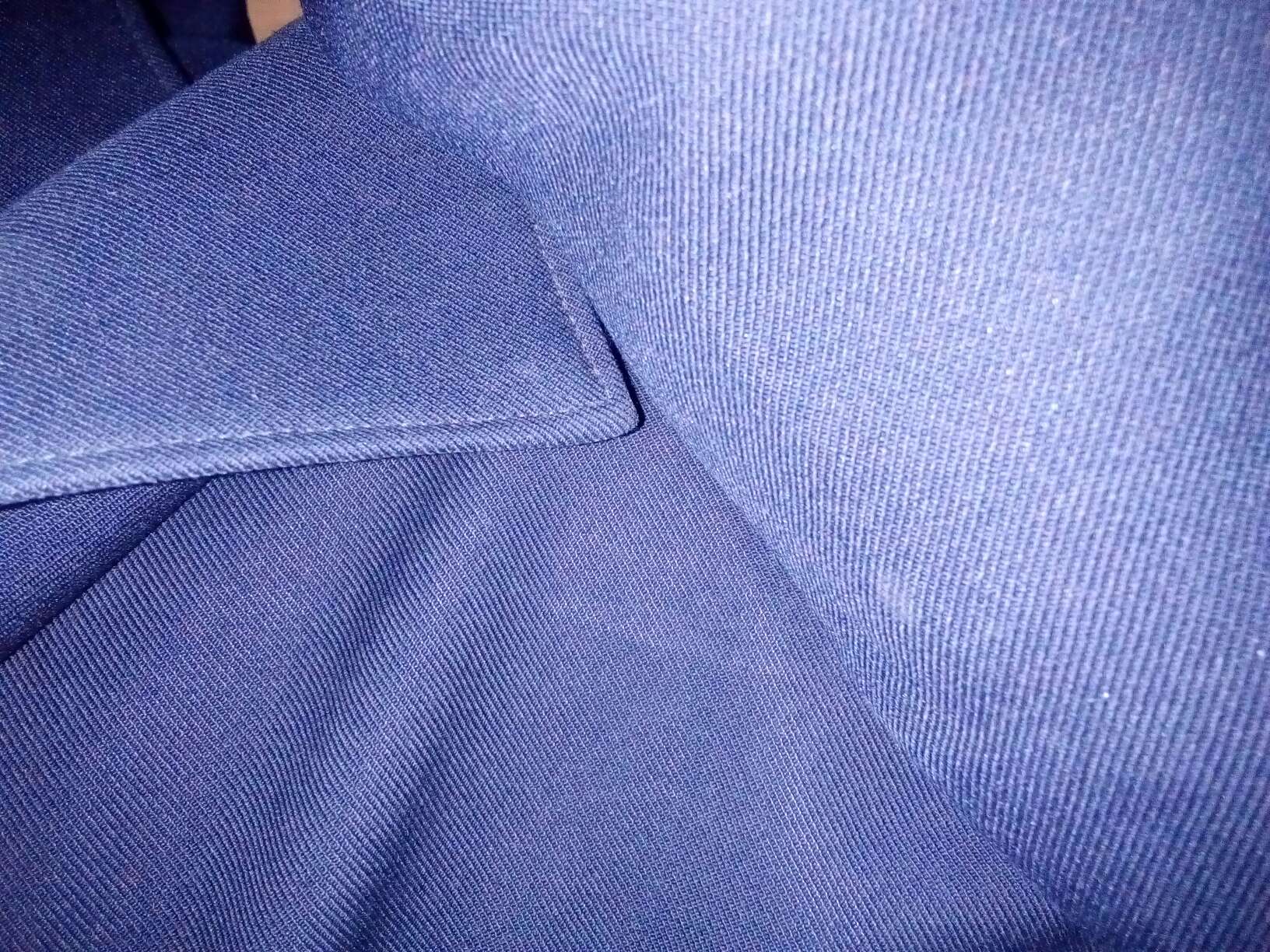 不错衣服大学合适,穿着舒服价格不贵便宜比较适合大众点评