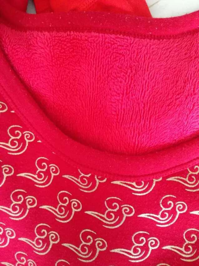 一次买了三套,过年期间发货慢,但价格漂亮,穿了还可以吧,也不知道是不是正品,没查