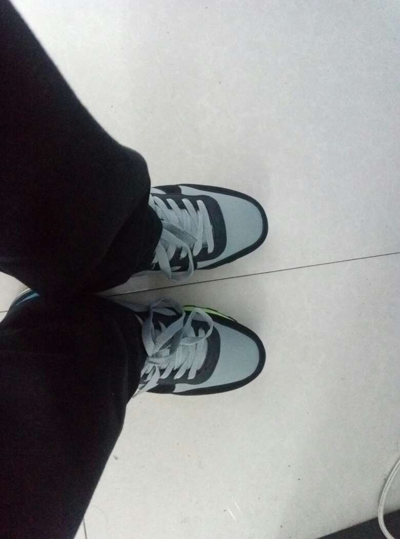 挺好,物流慢了半天,穿上很舒服,总体来说不错!!!!!