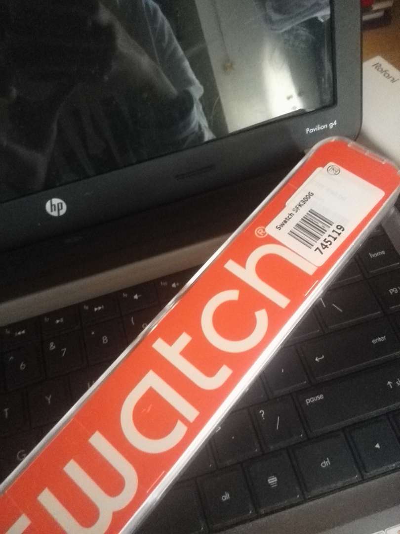 好好看,表链容易产生划痕。