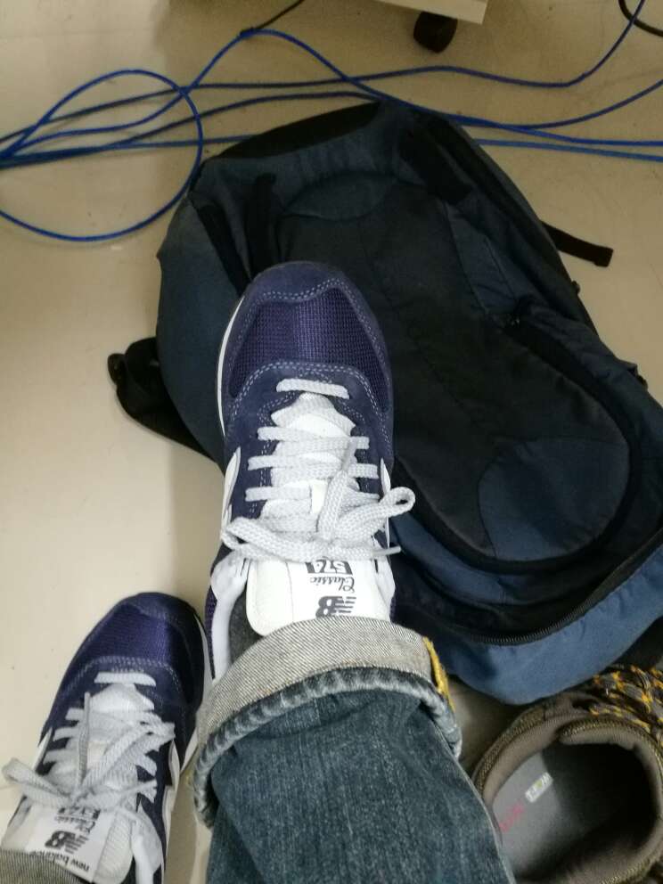鞋子很舒服,正品没问题,以后可以多跑步了,哈哈!