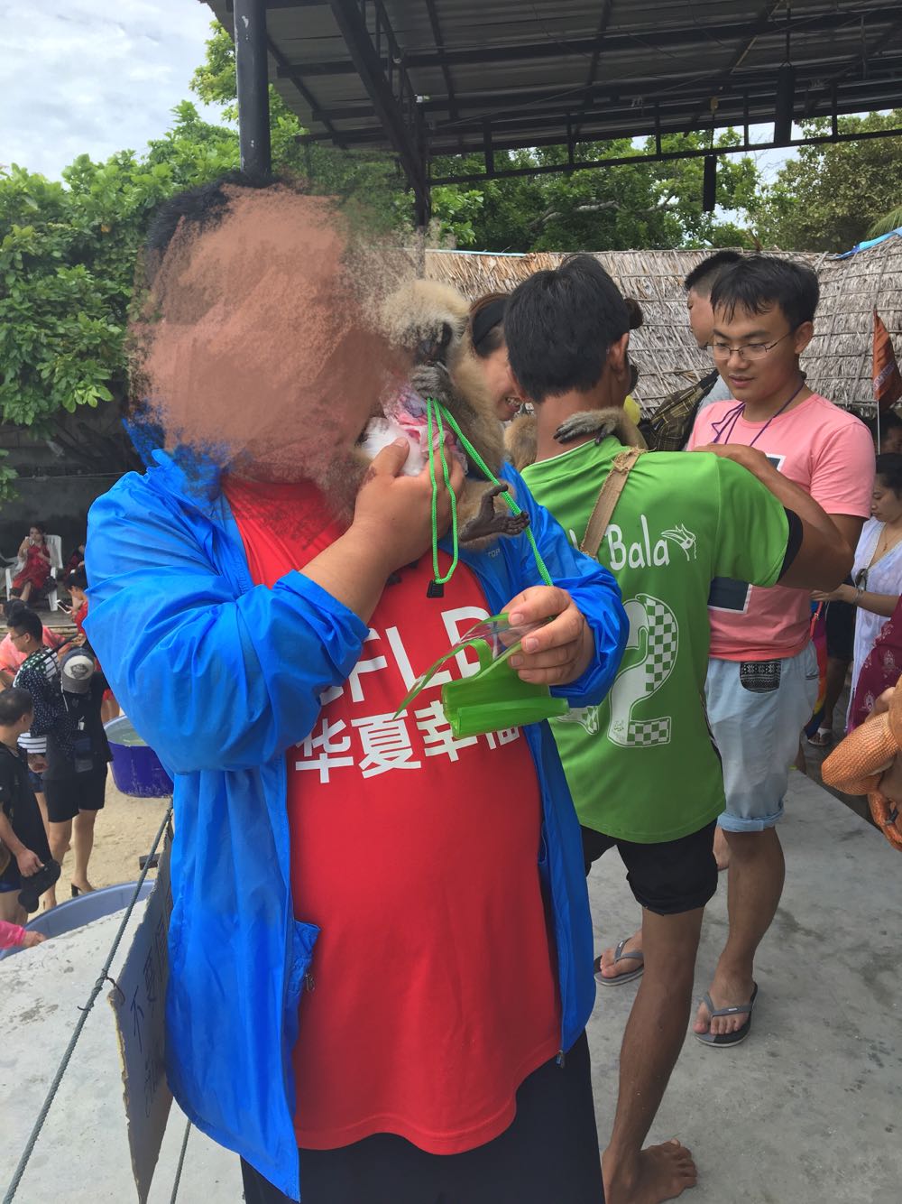 性价比非常高,不错,而且所谓和防晒衣都那么回事,1000的和100的没有任何区别!!推荐这家,质量上乘