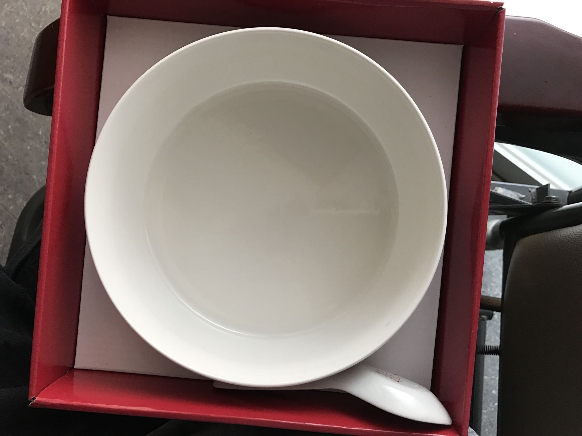 可以当饭盒,加热又比较容易,非常不错。