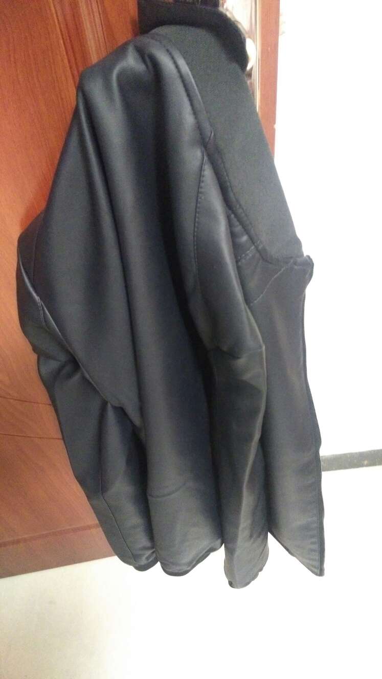 看起来不错很满意,穿起来偏小
