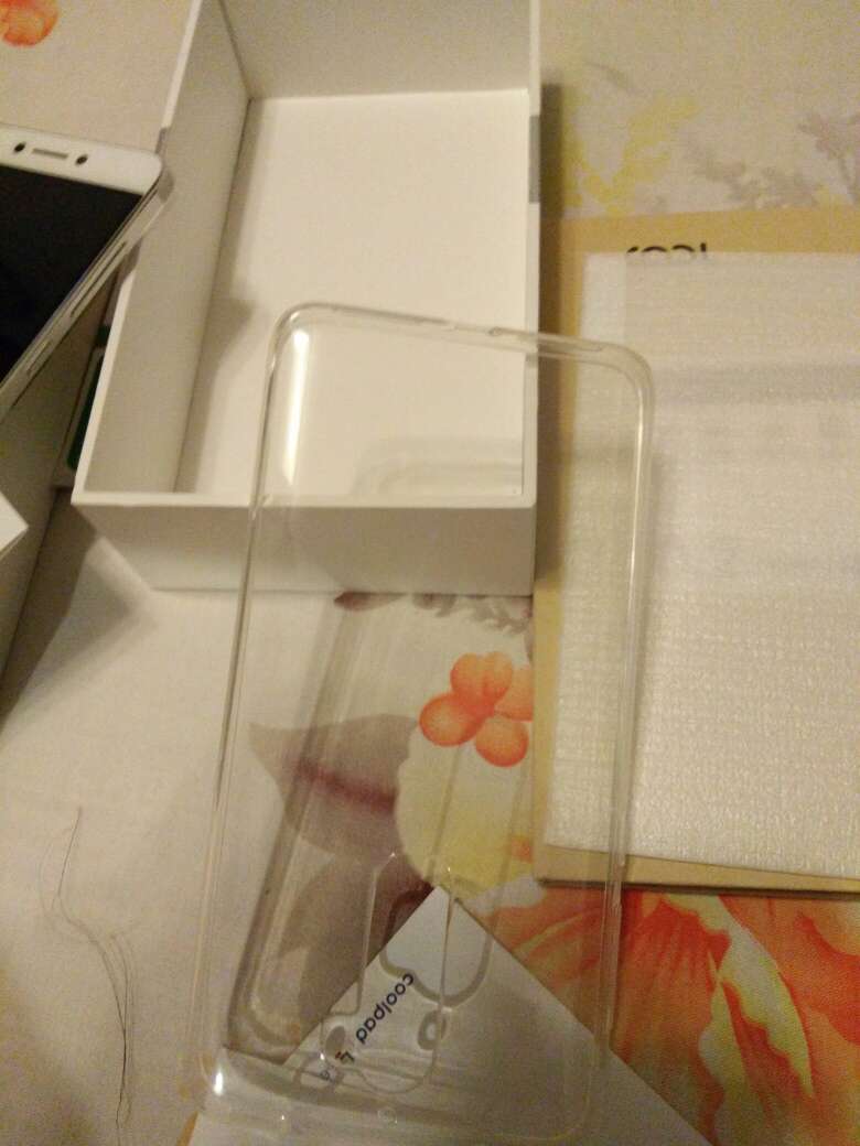 质量不错,和手机都是配套们,对此次购物满意,